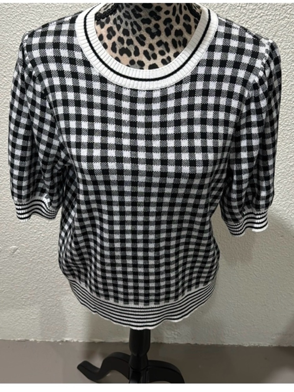 Cece black & white check pattern short sleeve sweater